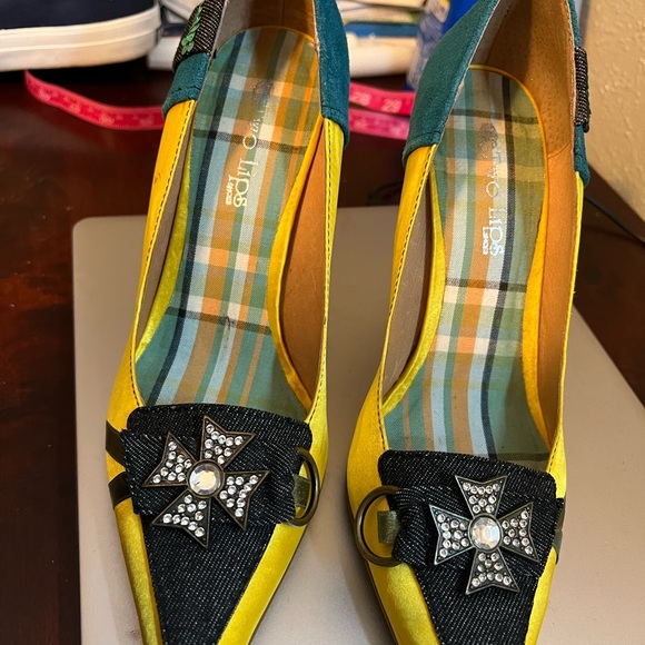 Two‎ Lips - Picture 6 of 9